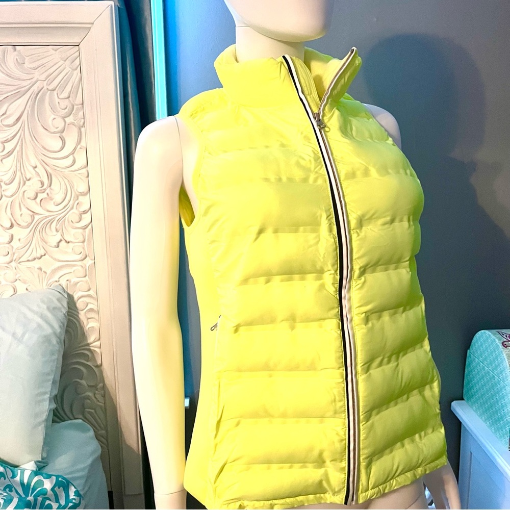 GapFit Women's Neon Yellow Puffer Vest